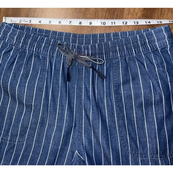 J.Crew Blue Stripe Chambray Pull On Shorts Nautical Coastal Elastic Waist Sz M - Picture 9 of 11